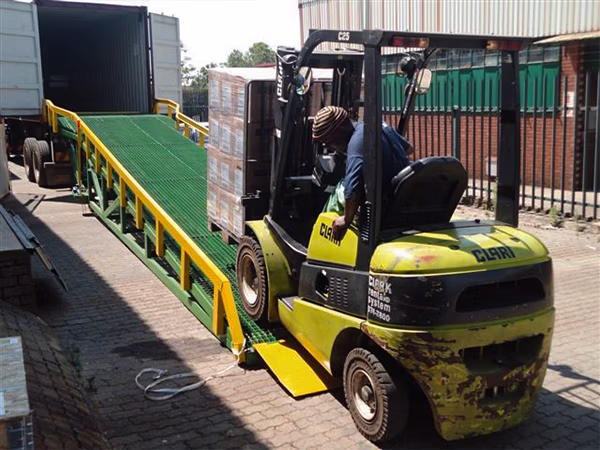 MOBILE CONTAINER YARD RAMP